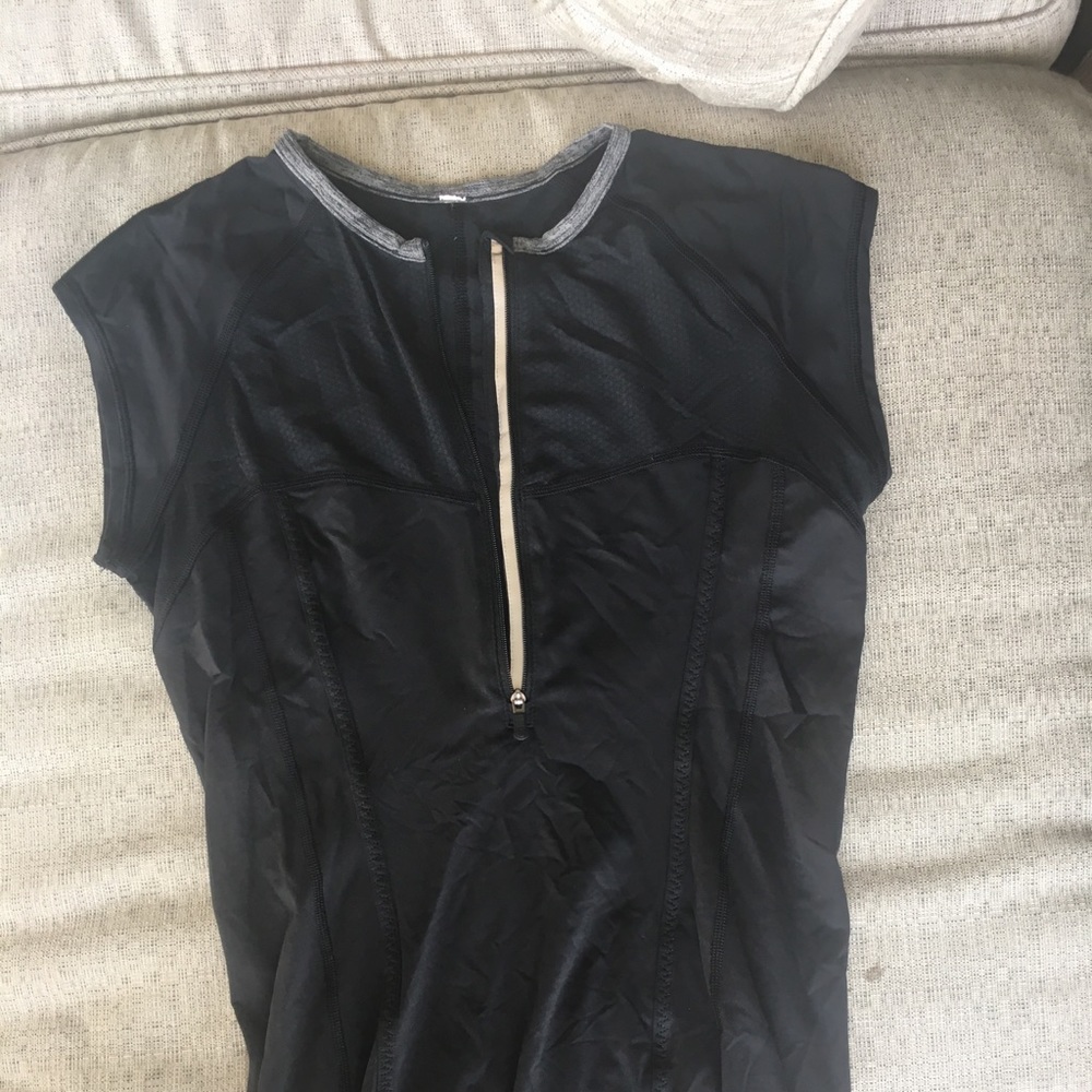 Lululemon Illuminate cycling jersey